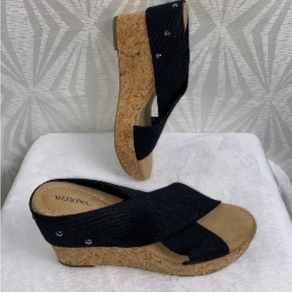 MERONA Cork Wedge Black Stretchy Upper W Grommet Detail Sandals slip Ons SZ 7.5